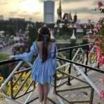 Jannat Zubair Rahmani Instagram - Pick one!🤍 Dubai, United Arab Emiratesدبي