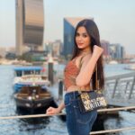 Jannat Zubair Rahmani Instagram - Side step right left to my beat!🤍 📸 the best photographer in the world @ayaanzubair_12 ❤️ Dubai, United Arab Emiratesدبي
