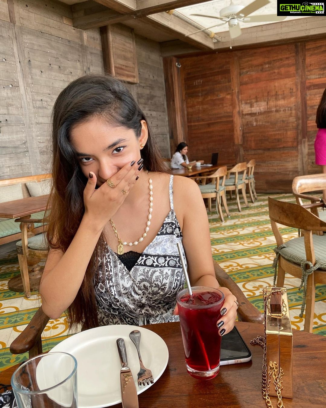 Jannat Zubair Rahmani Instagram - Caption our faces😛