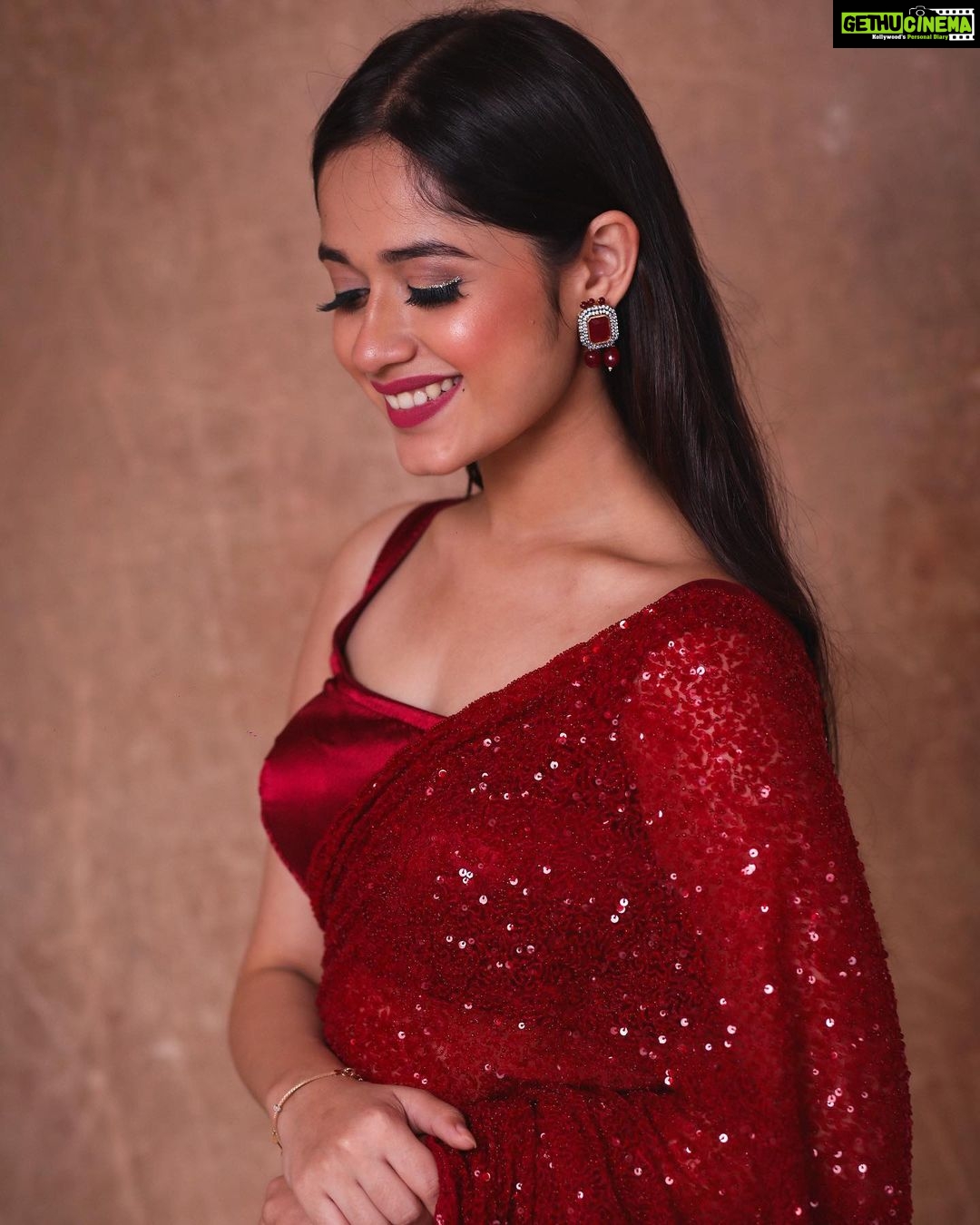Jannat Zubair Rahmani Instagram - Best Entertainment Influencer ♥️ Can’t thank y’all enough for the love! Styled By:- @nehaadhvikmahajan 👗 Outfit:- @neerusindia MUAH :- @makeupbysurbhik @glamifiedbypooja 📸 @smileplease_25