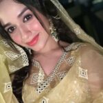 Jannat Zubair Rahmani Instagram - Pick…1,2,3?