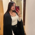 Jannat Zubair Rahmani Instagram - 🖤✔️ Srinagar, Jammu and Kashmir