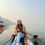 Jannat Zubair Rahmani Instagram - Caption pls? Dal Lake