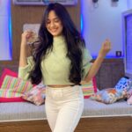 Jannat Zubair Rahmani Instagram – Look down and pose 👻 #nofilter