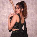 Jannat Zubair Rahmani Instagram - My 2 moods!😛 Wearing @kalkifashion Styled by @styledbysujata MUAH @makeupbysurbhik @glorytouch_sharmila_mumbai 📸 @smileplease_25 Location @madstudioofficial