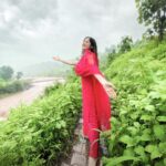Jannat Zubair Rahmani Instagram - Cham Cham Cham 🌧 @labelaishwaryrika @styledbysujata