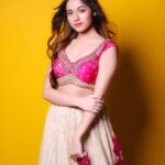 Jannat Zubair Rahmani Instagram – Doing things a lil differently since 💕♾

 📸  @smileplease_25 
👗  @janmaakshar 
💄 @makeupbysurbhik 👩🏻 @brushandblushby_mrunal