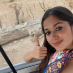 Jannat Zubair Rahmani Instagram - Never knew that I love them so much!🥺🫶🏻❤️ @alainzoouae @visitabudhabi #jzee #summerinabudhabi #alainzoo Al Ain Zoo