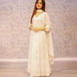 Jannat Zubair Rahmani Instagram – 💛💛

Outfit @thechikanlabel
Styled by @styledbysujata 
📸 @smileplease_25