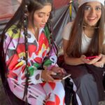 Jannat Zubair Rahmani Instagram - An appreciation post for @itisriti who captured us in the most beautiful and candid moments turning out to be the best paparazzi in Cape town!🥹🫶🏻 Thank you for these memories! Yours truly Sita-Gita 🫰🏻