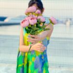 Jannat Zubair Rahmani Instagram - Flowers anyone? 💐 Dubai, United Arab Emirates