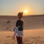 Jannat Zubair Rahmani Instagram - Are you a sunset lover?? 🌞 Styled by @styledbysujata Outfit @mischieffashions #jzee #jannatzubair #dubai Dubai, United Arab Emirates