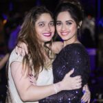 Jannat Zubair Rahmani Instagram - Mushkil Raaston Mein Bhi Aasaan Safar Lagta Hai, Yeh Meri ‘’Maa’’ Ki Duaaon Ka Asar Lagta Hai...🥀 Happy Mother’s Day today and everyday