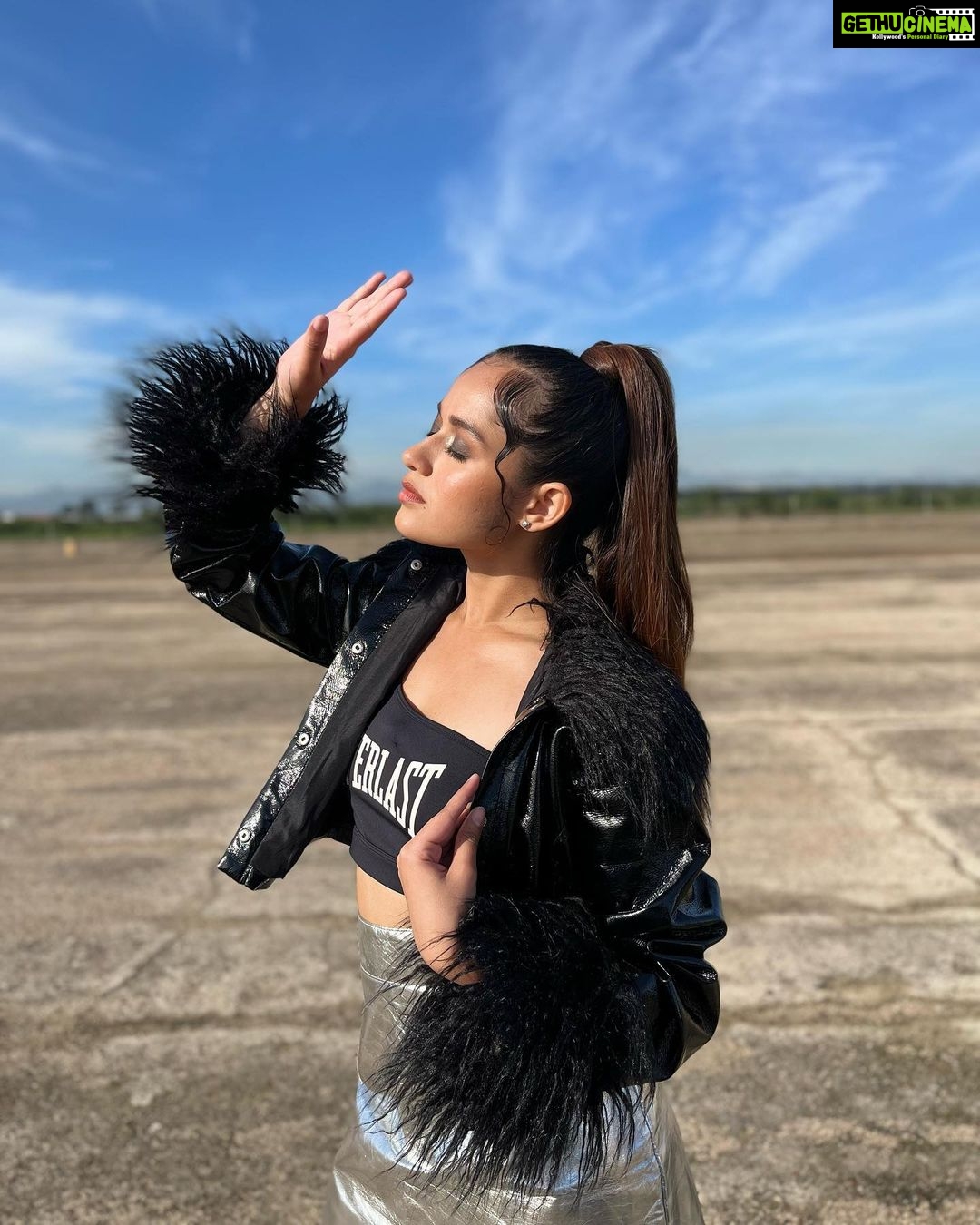 Jannat Zubair Rahmani Instagram - Cause this beautiful journey has come to an end!❤️ #kkk12 Most thrilling and unexpectedly wonderful experience of my life and career so far! Rohit sir I you’ve been an amazing mentor and so supportive throughout this season. Can’t thank you enough ❤️ #kkkjzeenidar signing off