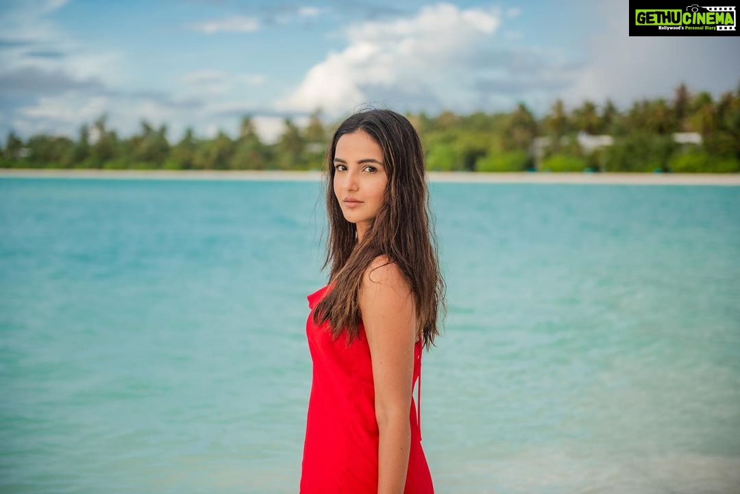 Jasmin Bhasin Instagram - Missing my island life 🏝 @kandima_maldives
