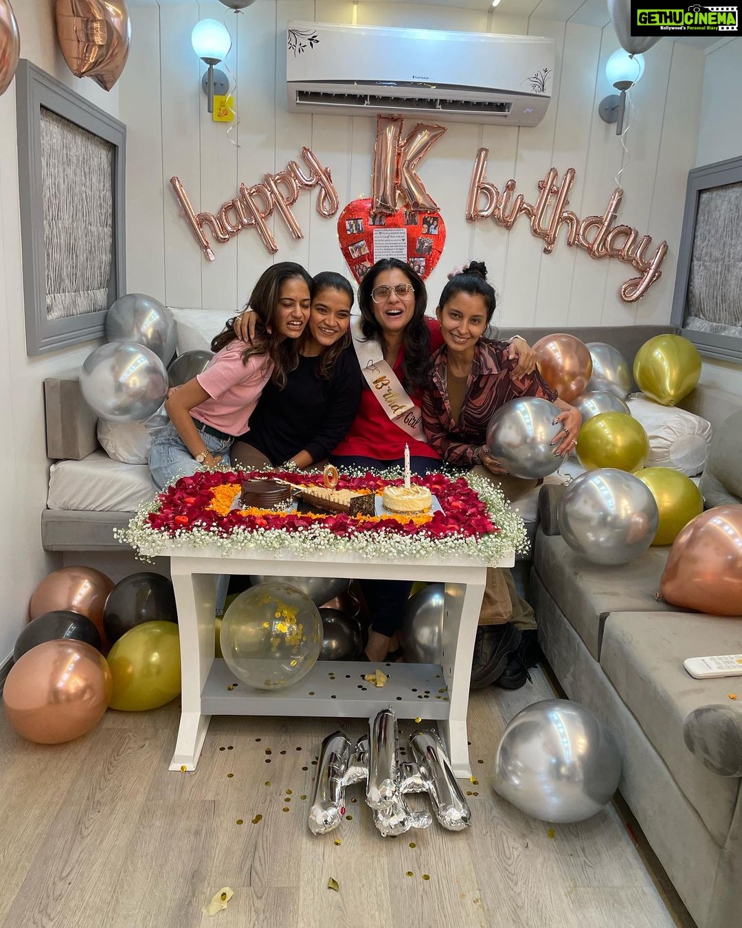 Kajol Instagram - Pre birthday celebrations start but the gratitude is eternal… thank u #teamK for everything u guys have done for me and with me … u guys ROOOOOOCK!