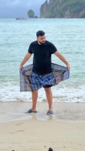 Kalidas Jayaram Instagram - LUNGIED 🔥
.
.
Booking Partner @pickyourtrail 
Local travel Partner @larkholidays_thailand 
Stay @hiltonphuket 
#lungi #phiphiisland #thailand #thailandtravel #thailandtourism #bangkok #phuket #hilton #pyt #pickyourtrail #kalidasjayaram #instagram