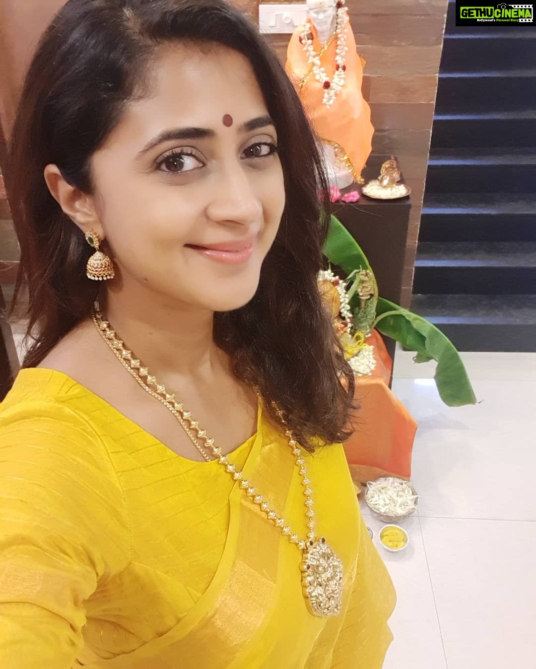 Kaniha Instagram - And that's a wrap to a beautiful day. Thanks to all who came home and made it even more special. @merakibysindhu this saree was way too gorgeous and love the way the saree radiates a glow. ❤ #kaniha #varalakshmipooja Chennai, India