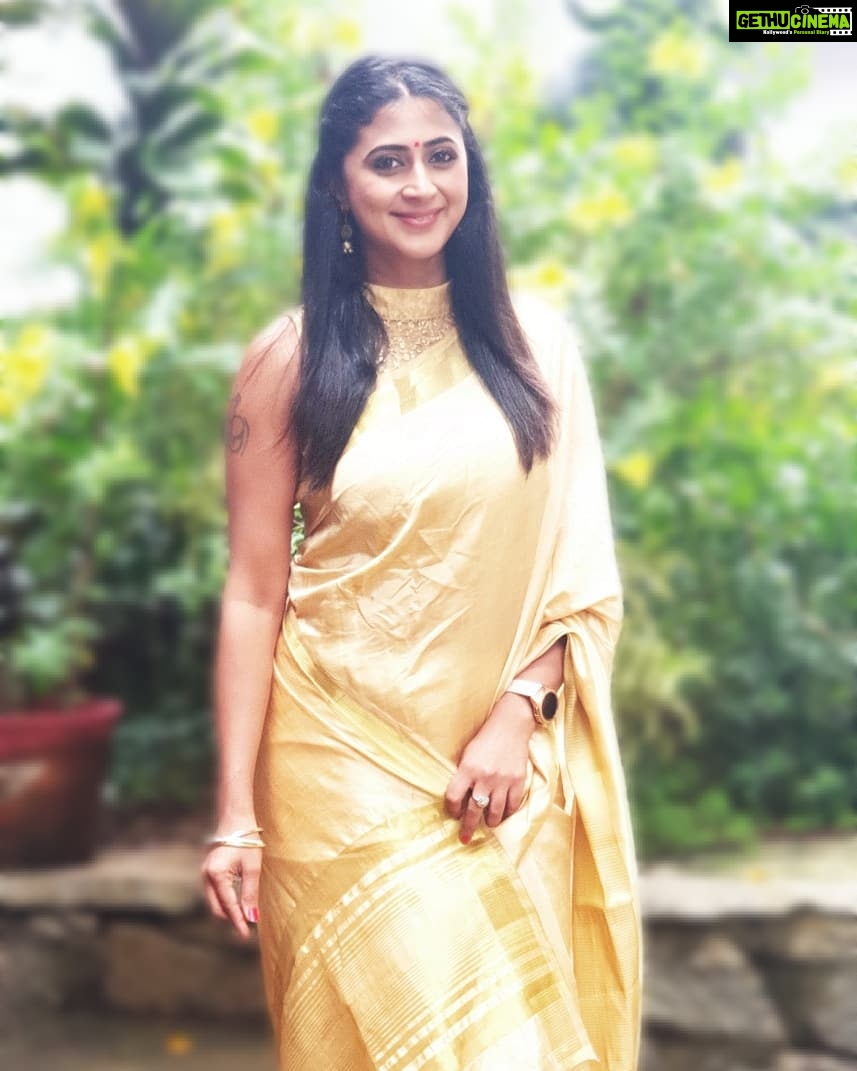 Kaniha Instagram - Nothing.. No make up can make you prettier than a genuine smile. Smile coz you look prettier when you smile😊😊 #smiles #kaniha ❤ #sareenotsorry