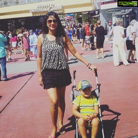 Kaniha Instagram - TBT at @universalorlando when I managed to fit my lil big boy into the stroller.. When I was more amused than my 4 year old 😛😛 #tbt #orlandouniversalstudios #kaniha