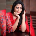 Kaniha Instagram - Lost in thoughts... She found herself!! #portrait #portrait #lostinthoughts Chennai, India