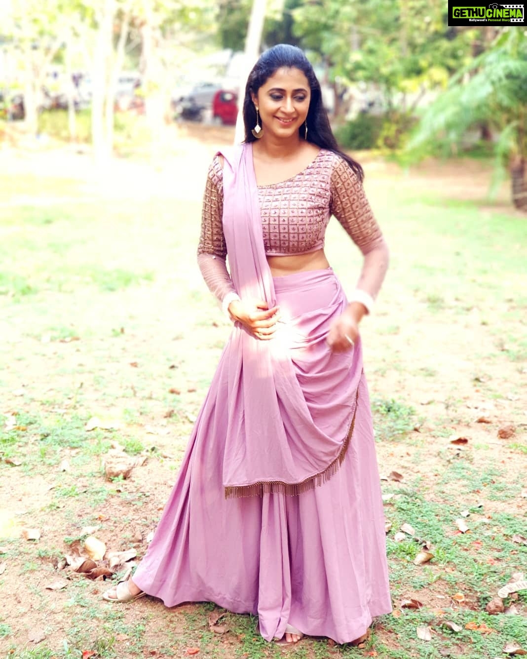 Kaniha Instagram - "Happiness is enjoying the little things in life." Lehenga by @laagire #dontworrybehappy #lehenga #lehengalove #kaniha #kdl #amritatv Trivandrum, India