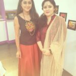 Kaniha Instagram - A fun chit chat and yummy food with Annie chechi🤗 #annieshajikailas ❤ #amritatv #chatshow #mollywood #kaniha Trivandrum, India