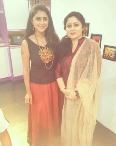 Kaniha Instagram - A fun chit chat and yummy food with Annie chechi🤗 #annieshajikailas ❤ #amritatv #chatshow #mollywood #kaniha Trivandrum, India