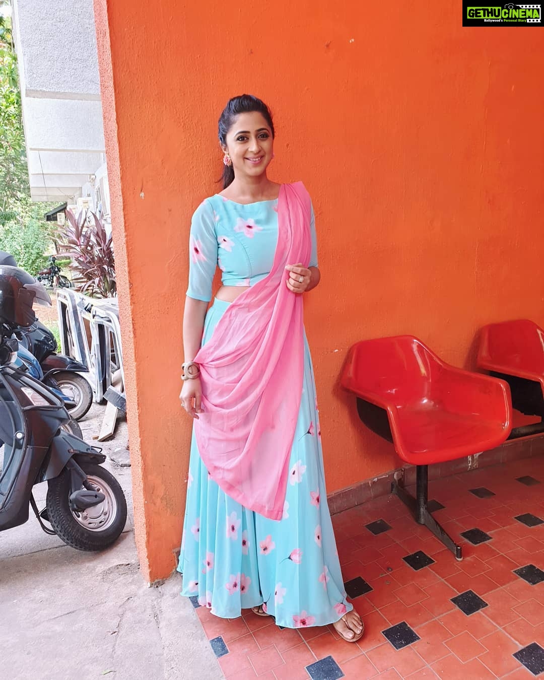 Kaniha Instagram - Florals are back.. Florals are In.. Pastels are trending.. Flaunt 'em just like I am.. Happy sunday❤ Wearing a pretty floral @laagire for shoot today. #florals #lehenga Trivandrum, India