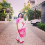 Kaniha Instagram - I've always been comfortable wearing a saree.. I can pretty much live in a saree❤ Sarees always make me exude confidence and elegance..Always admire women in all walks of life carrying off their saree with grace.. #ilovesarees #sareelove #kaniha #ootd #indianwear