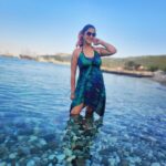 Kaniha Instagram - Just vibin in this lil pretty town! @naveena198 Baby thankooo for capturing these moments in my fav angles hehe #antalya #kemer #beachvibes #vacation Kemer, Antalya