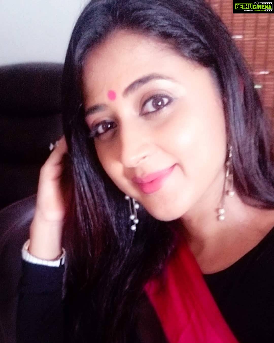 Kaniha Instagram - "Not Everyone is replaceable Be careful who you hurt" 🙂🙂😊😊 #kaniha