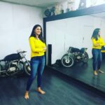 Kaniha Instagram - Something exciting coming up..☺😝😊🙃😶 @arsridhardanceacademy Stay tuned..
