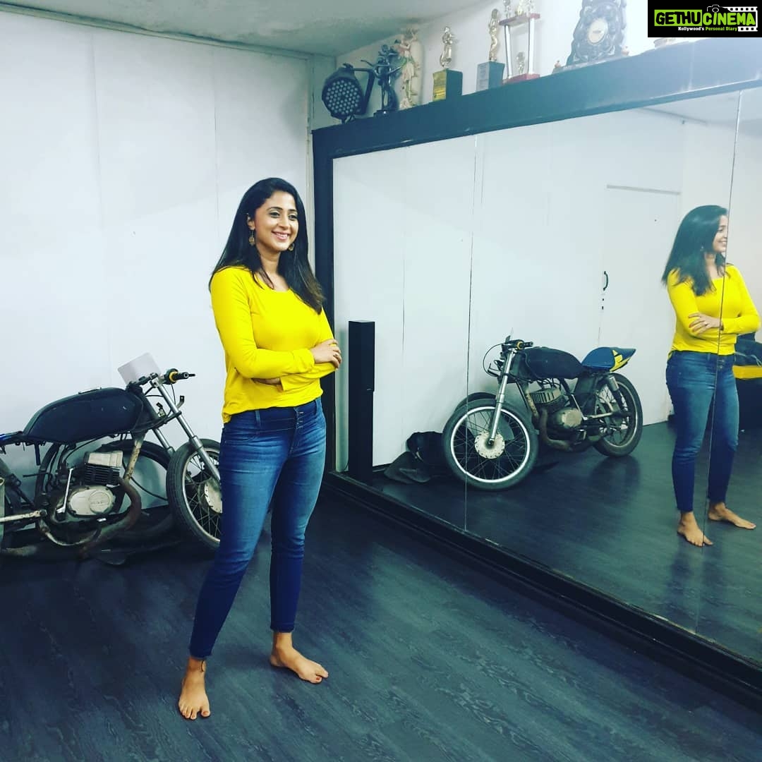 Kaniha Instagram - Something exciting coming up..βΊππππΆ @arsridhardanceacademy Stay tuned..
