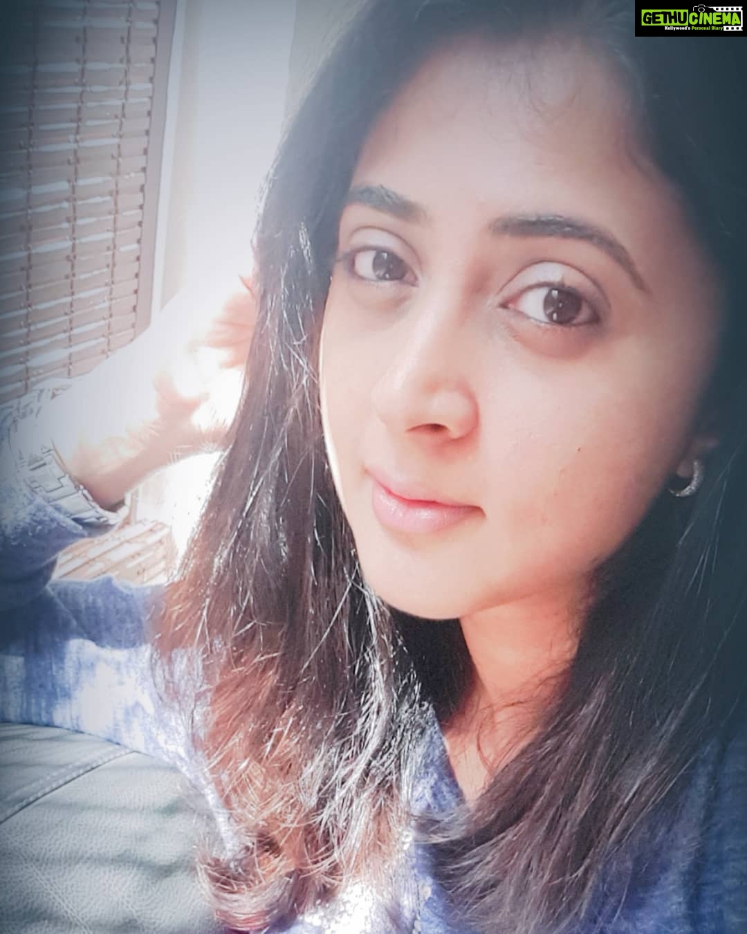 Kaniha Instagram - Off to Kerala.. Starting my new movie for the year tomorrow.. Details sooon... Excited!!! #2019 #kaniha