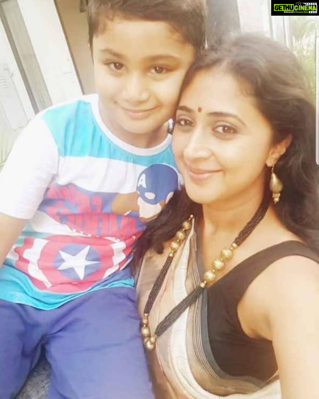 Kaniha Instagram - My lil sweetums... Similar smiles ???π€π€ No matter what..however bad the day has been.. This little boy of mine can make me feel special and reminds me the larger purpose of my life.. #momandson#ilovemyson