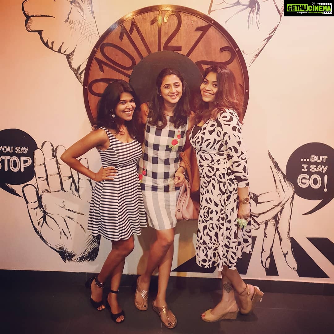 Kaniha Instagram - Three kinder gardeners whose friendship has bloomed over ages,years..Through highs and lows..Through cheers and tears.. Friendship is the essence...love y'all. #girlpower #girlfriends @naveena198 @10fiddlestick