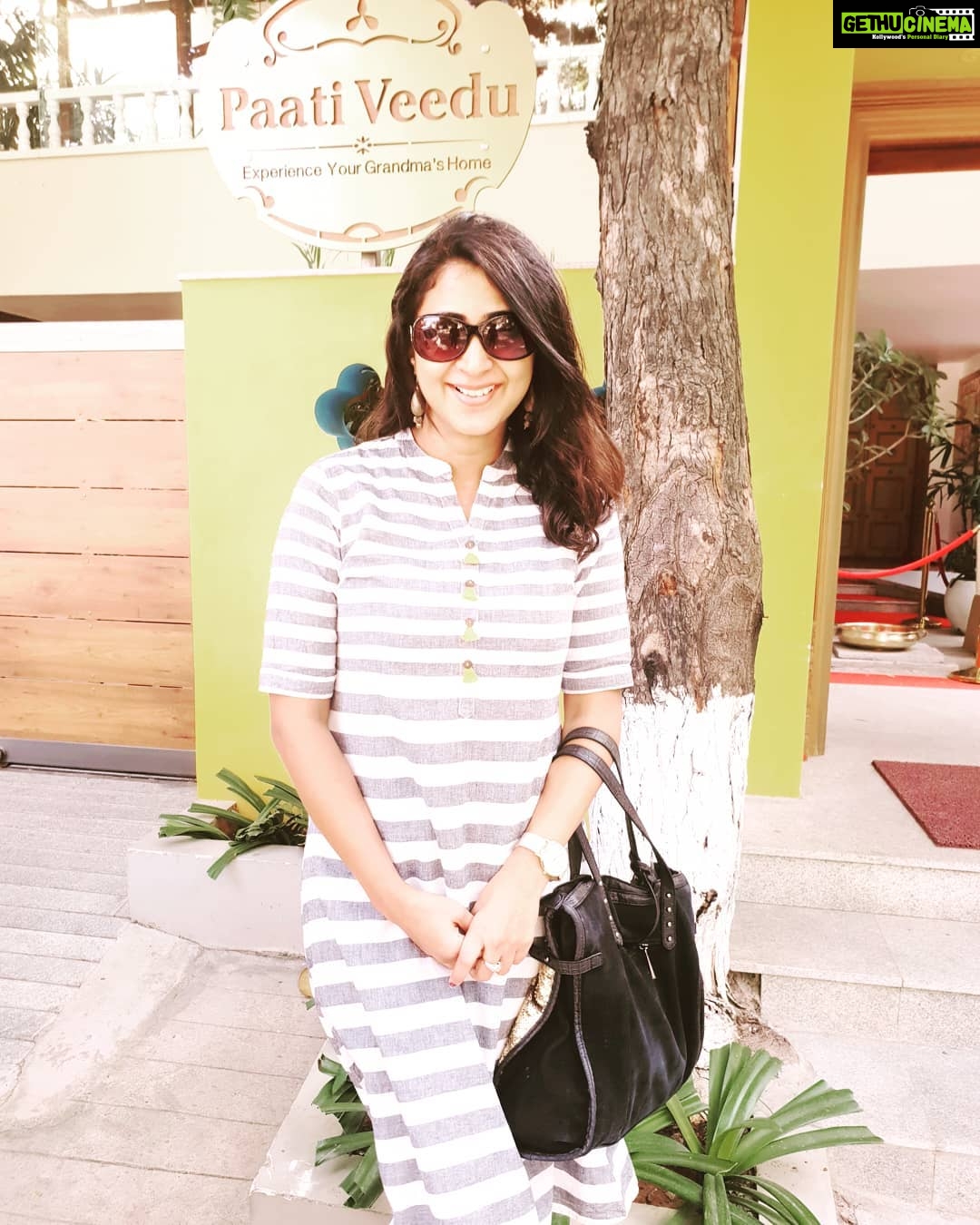 Kaniha Instagram - Soulful food..hearty laughter and an amzing experience yet again at @paativeedu Yumm yumm just like grandma's... #familytime #paativeedu