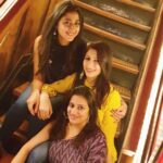 Kaniha Instagram - Saying byes are never easy..especially to family and this fabulous bunch...c yall in summers @deepa3310 @dzeedeez @revrag