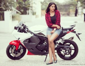 Kaniha Instagram - #checkedshirt #bike #bikechic