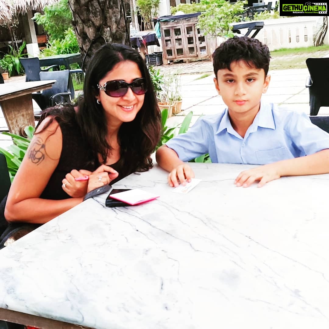 Kaniha Instagram - On a date😍 with my lil man #impromptu #lunch #love Kipling Cafe