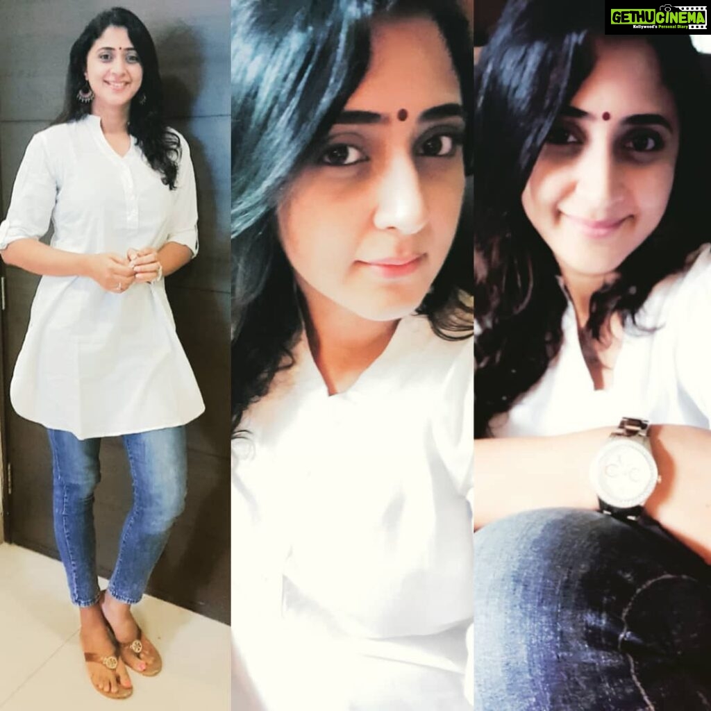 Kaniha Instagram - My all time favourite #Whiteanddenim Never goes out of fashion..😍😍