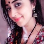 Kaniha Instagram - And She continues to smile no matter what.. #kalamkari #blacksaree #ethnic