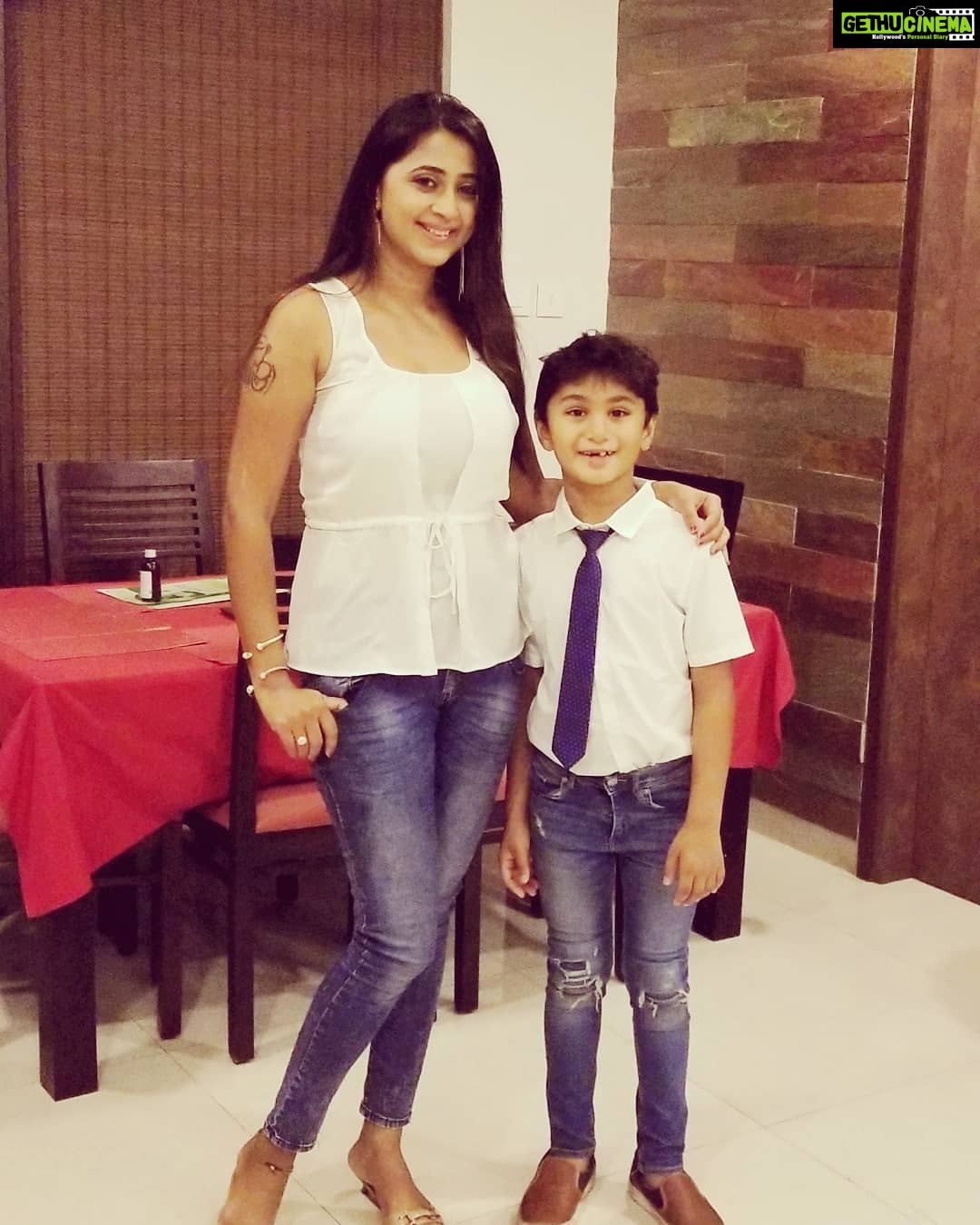 Kaniha Instagram - #twinning #momandson #mylittleman Good Morning 😊🤗