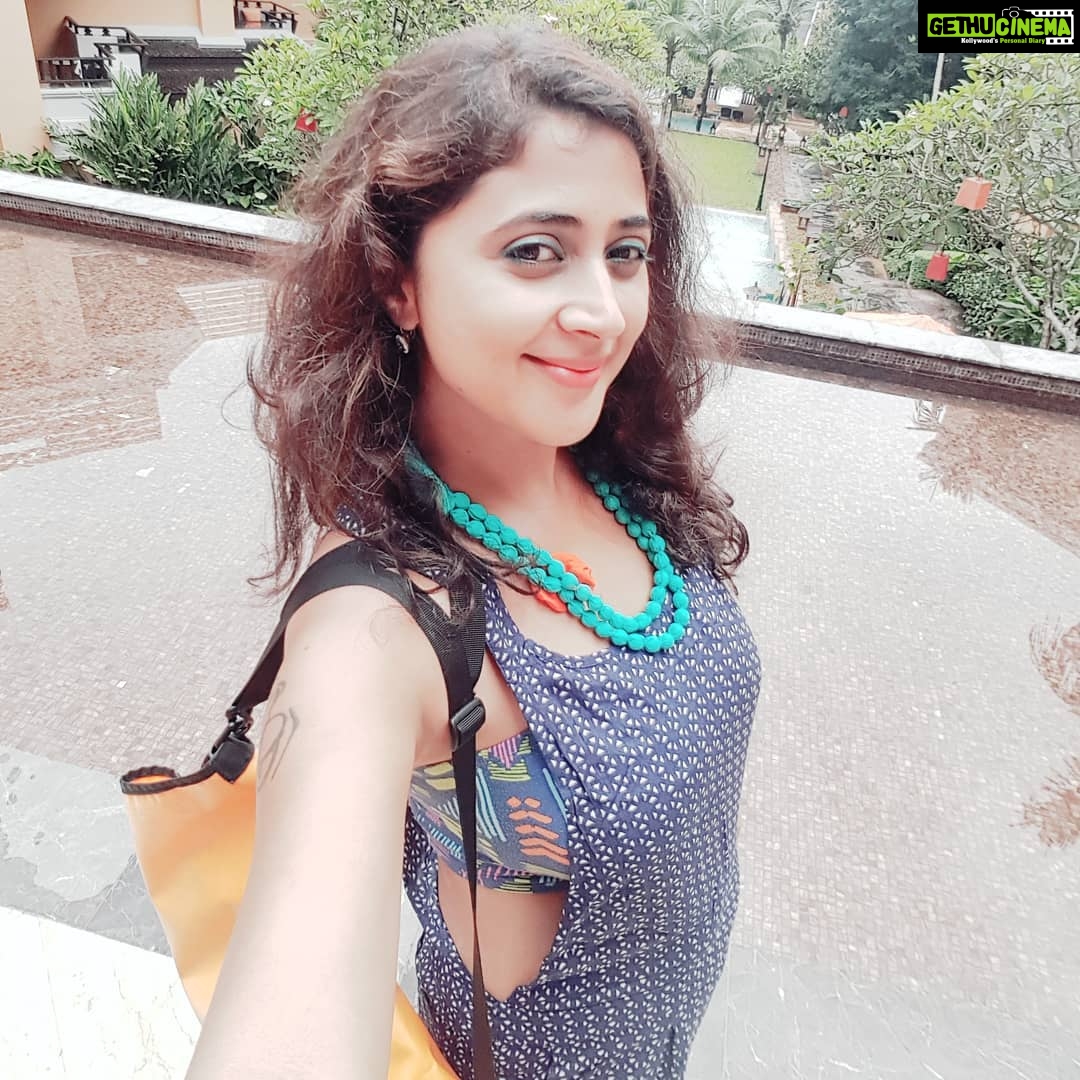 Kaniha Instagram - A pic from My Krabi vacay in 2017. Wish I can teleport myself there now..Sigh! #curlyhair #beachvibes#chilledout