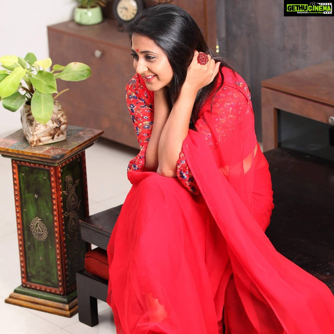 Kaniha Instagram - "Red is the color of passion,love,determination and intensity" #ilovered #HappyOnam #redlove