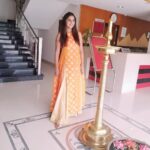 Kaniha Instagram - In Calicut(Omasherry)for the inaugration of Shaadi Gold&Diamonds. Overwhelmed by the love.Thank you All. Happy to see Kerala bouncing back. #feelingloved❤️ #feelingblessed #kerala#ootdfashion