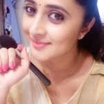 Kaniha Instagram - They say pen is mightier than the sword well I'd say my make up brush is 😁😁 #At shoot #LightsCameraAction