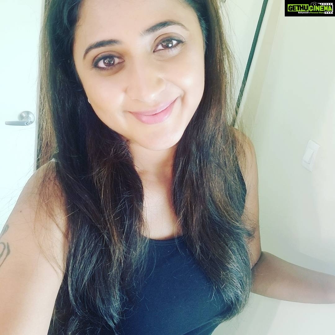 Kaniha Instagram - Nitey niteđź’• #my endless Cochin to chennai travels