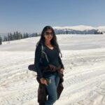 Kaniha Instagram - #throwback#kashmir#tourist #snow#ilovetravel I so wanna escape this chennai heat..Its so hawt☀️☀️